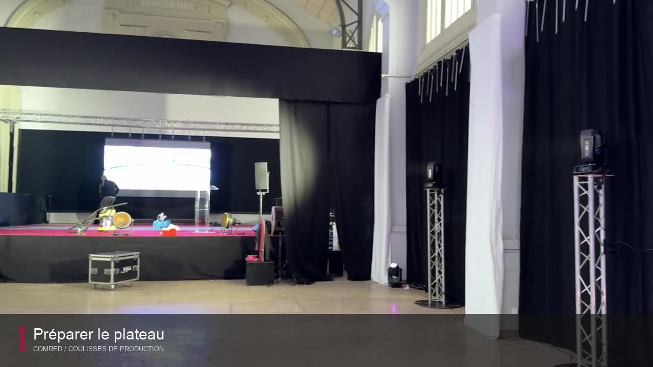 Préparation du plateau, régie et captation live — coulisses COMRED